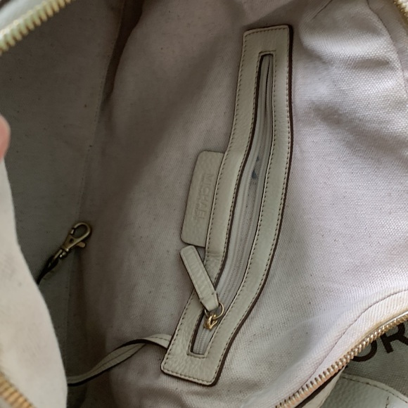 Michael Kors Beautiful purse. Leather & fabric great condition used few times. - Picture 6 of 8